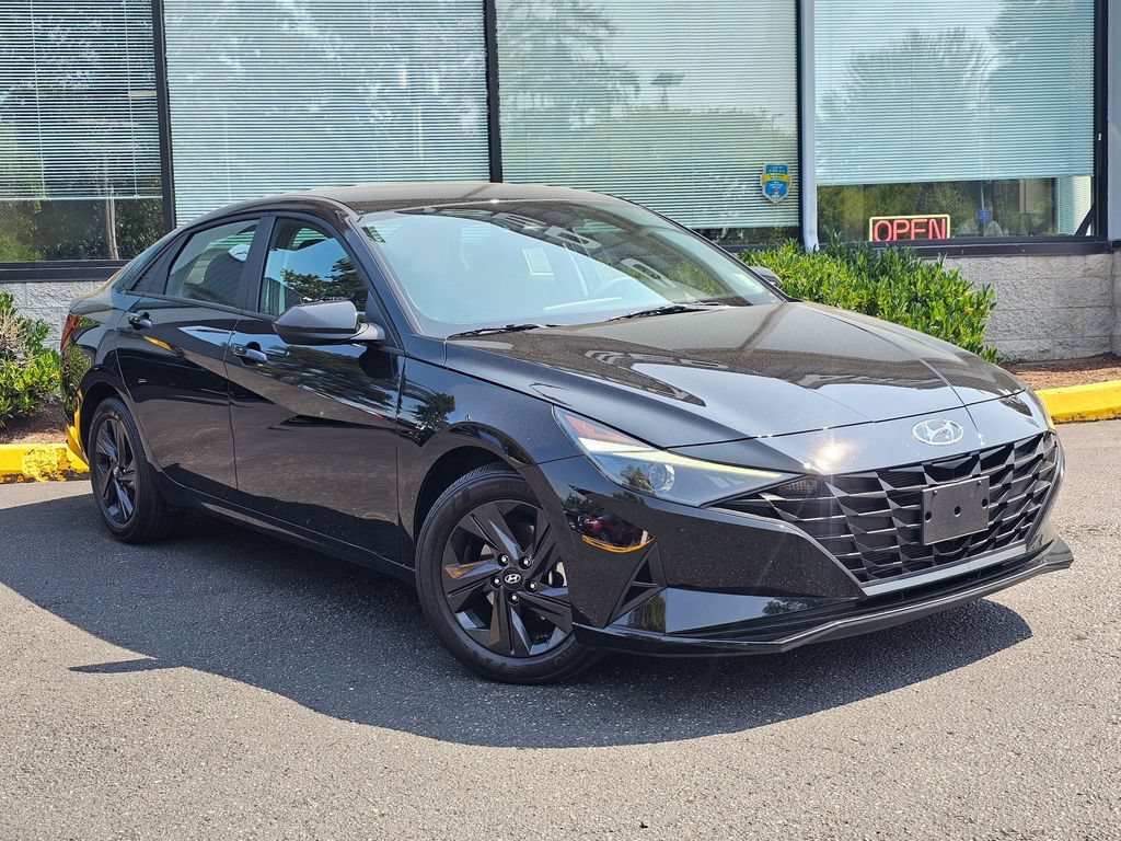 Used 2023 Hyundai Elantra SEL FWD image 1