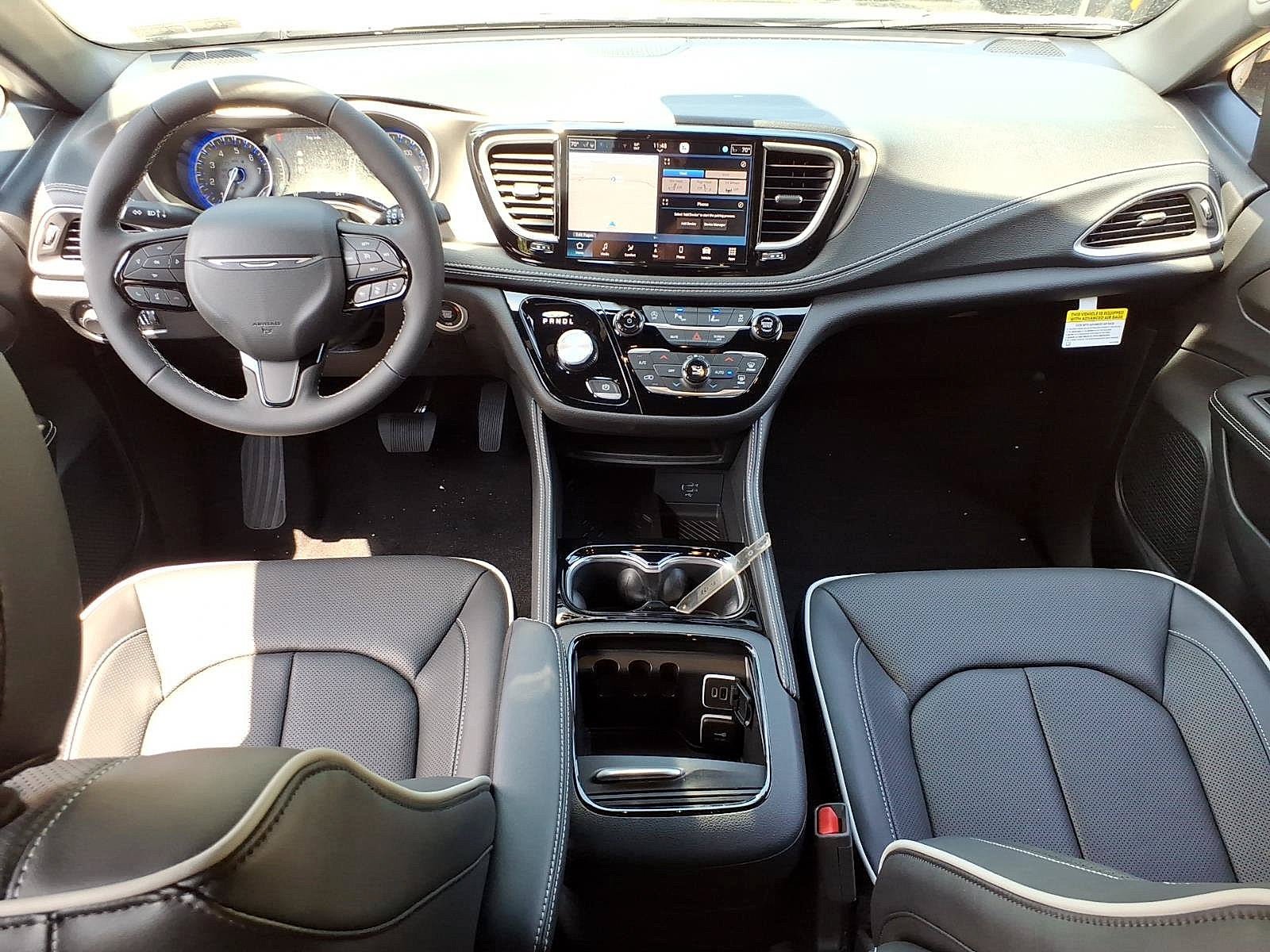 New 2027 Chrysler Pacifica Limited AWD/4WD image 10
