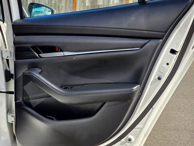 Used 2020 MAZDA MAZDA3 Sedan w/ Select Package FWD image 32