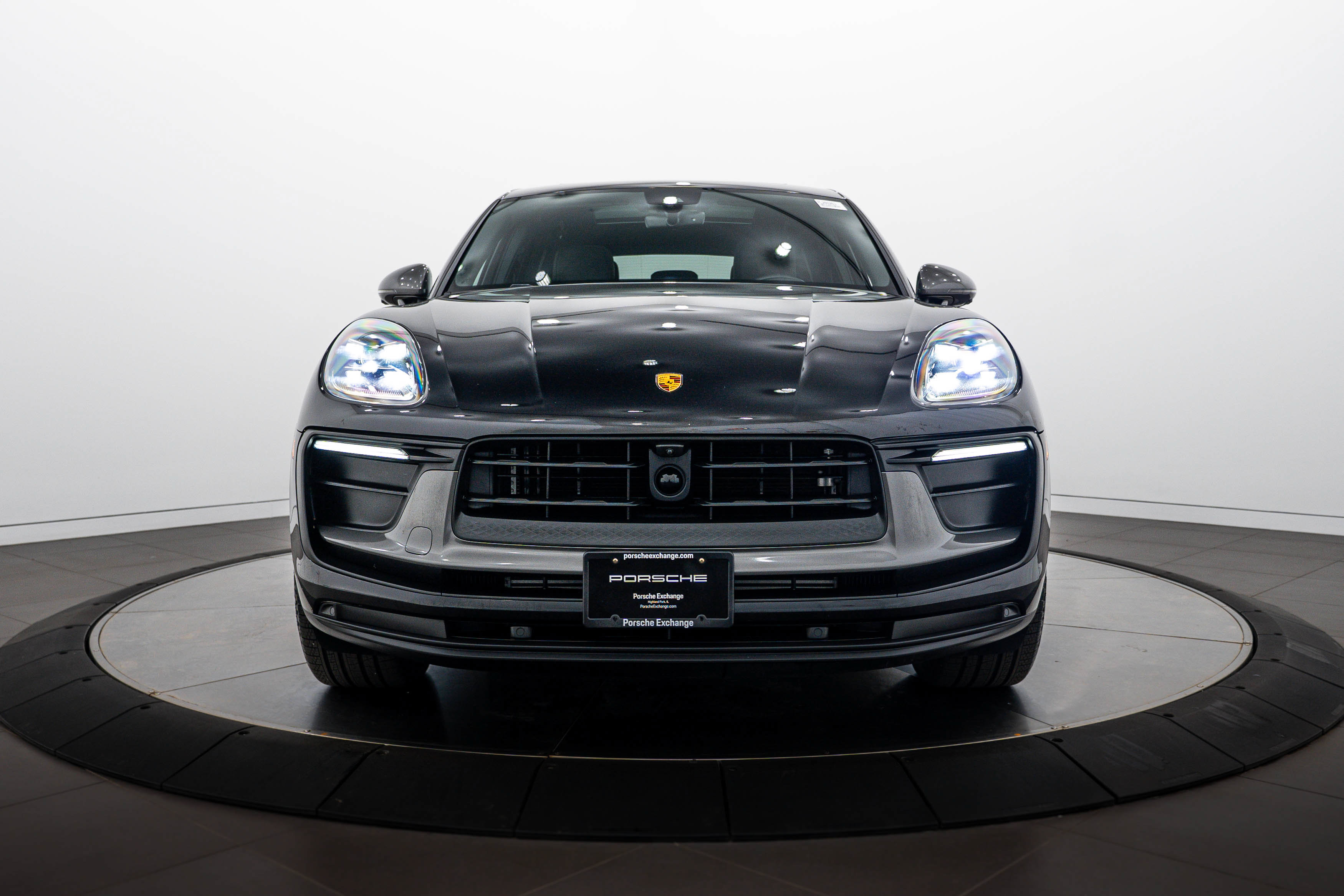 Certified 2026 Porsche Macan Turbo AWD/4WD image 10