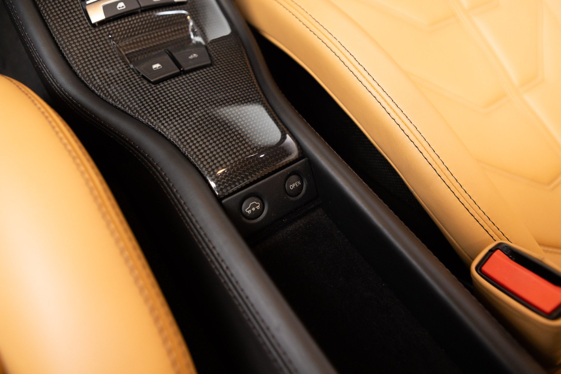 Certified 2014 Ferrari 458 Spider RWD image 85