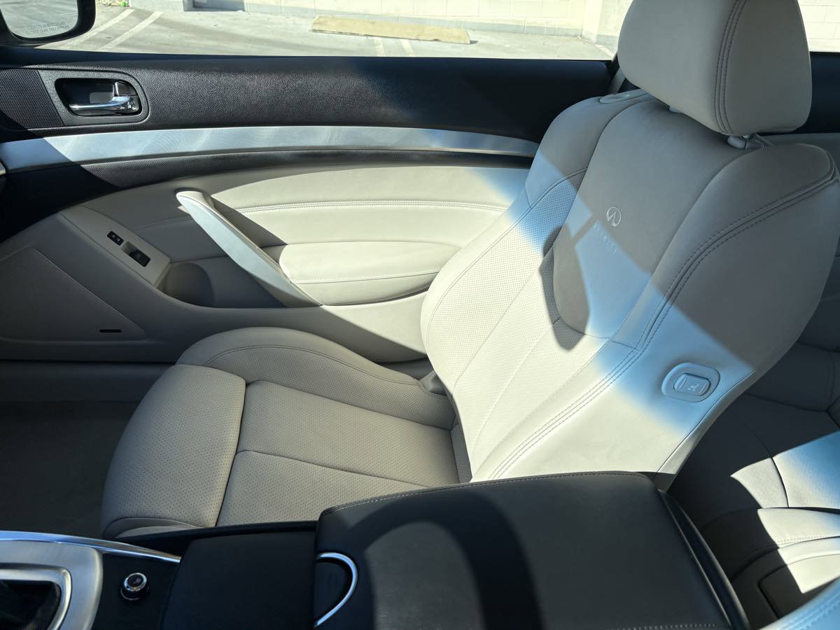 Used 2014 INFINITI Q60 Journey w/ Premium Package image 21