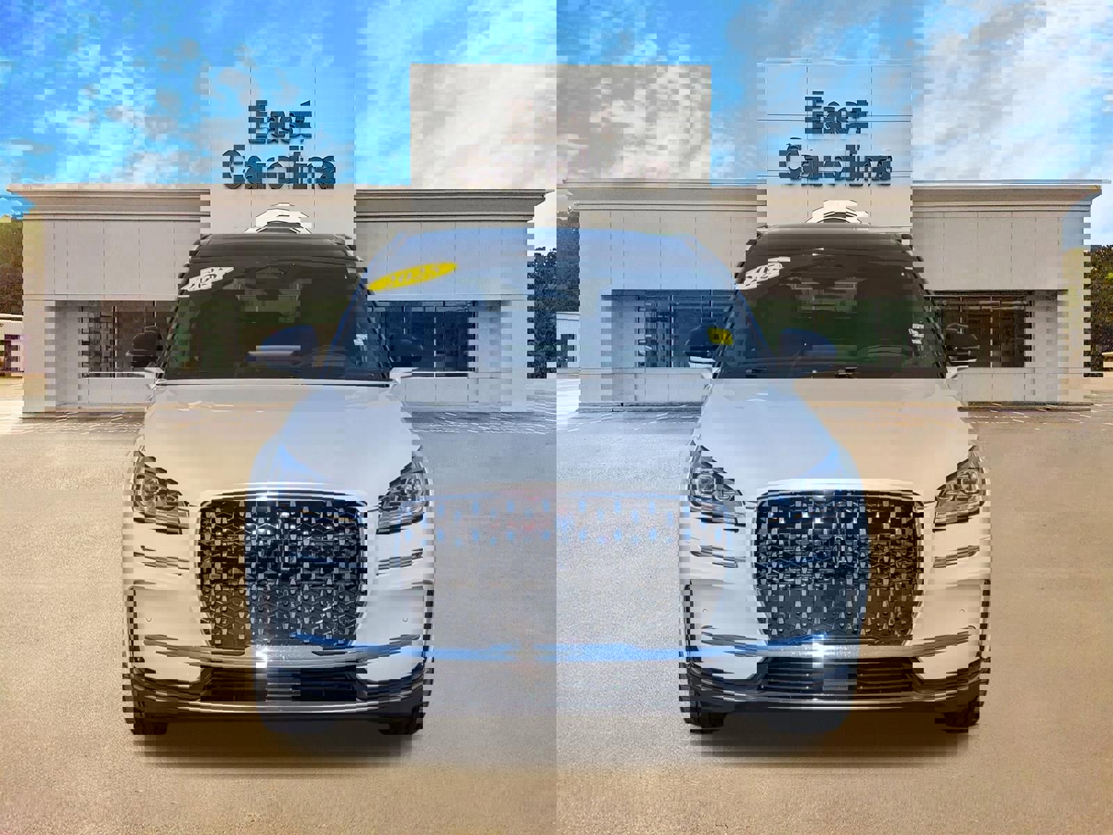 Used 2025 Lincoln Corsair Reserve w/ Equipment Group 202A image 8