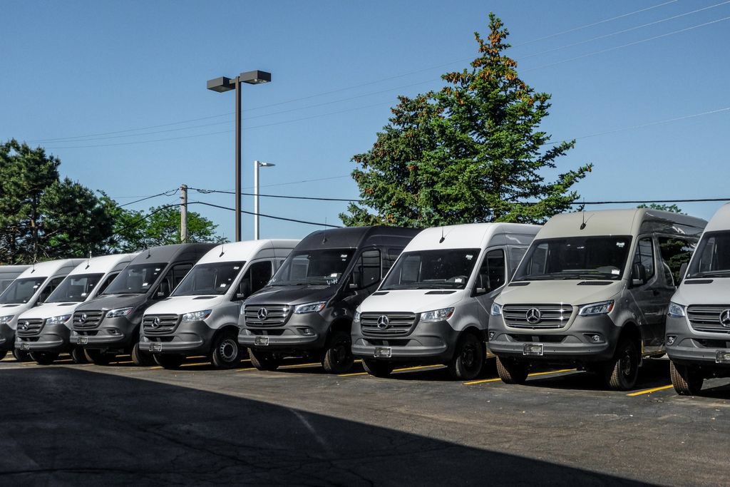 Used 2025 Mercedes-Benz Sprinter 3500 image 23