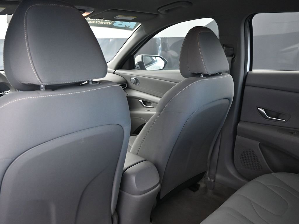 Used 2023 Hyundai Elantra SEL FWD image 19