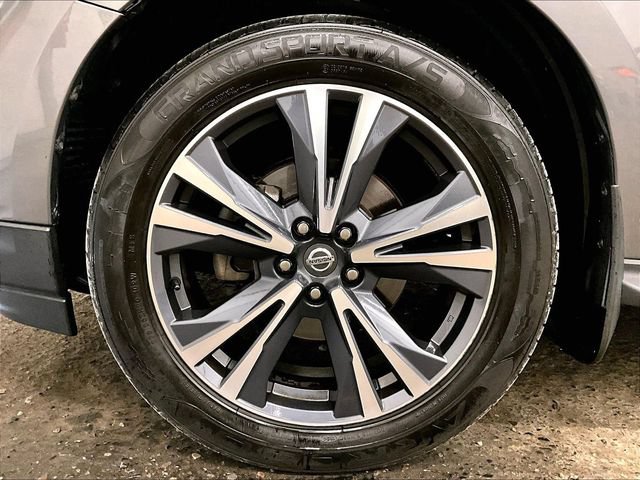 Used 2019 Nissan Pathfinder Platinum AWD/4WD image 8