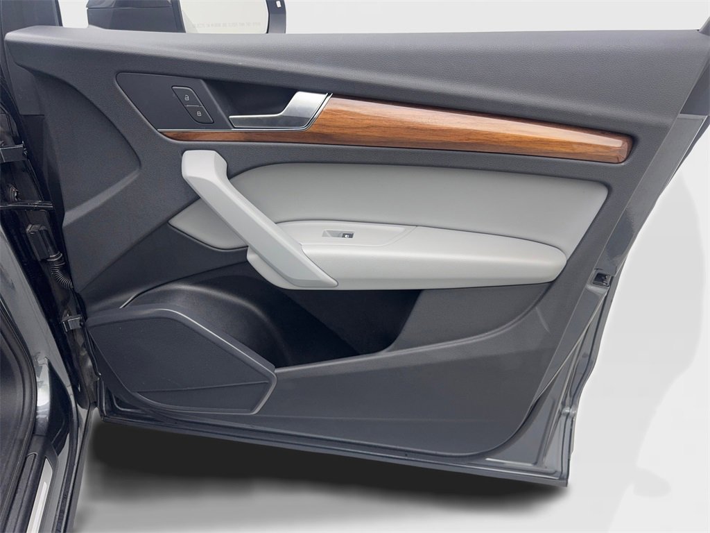 Used 2022 Audi Q5 2.0T Premium w/ Convenience Package image 49