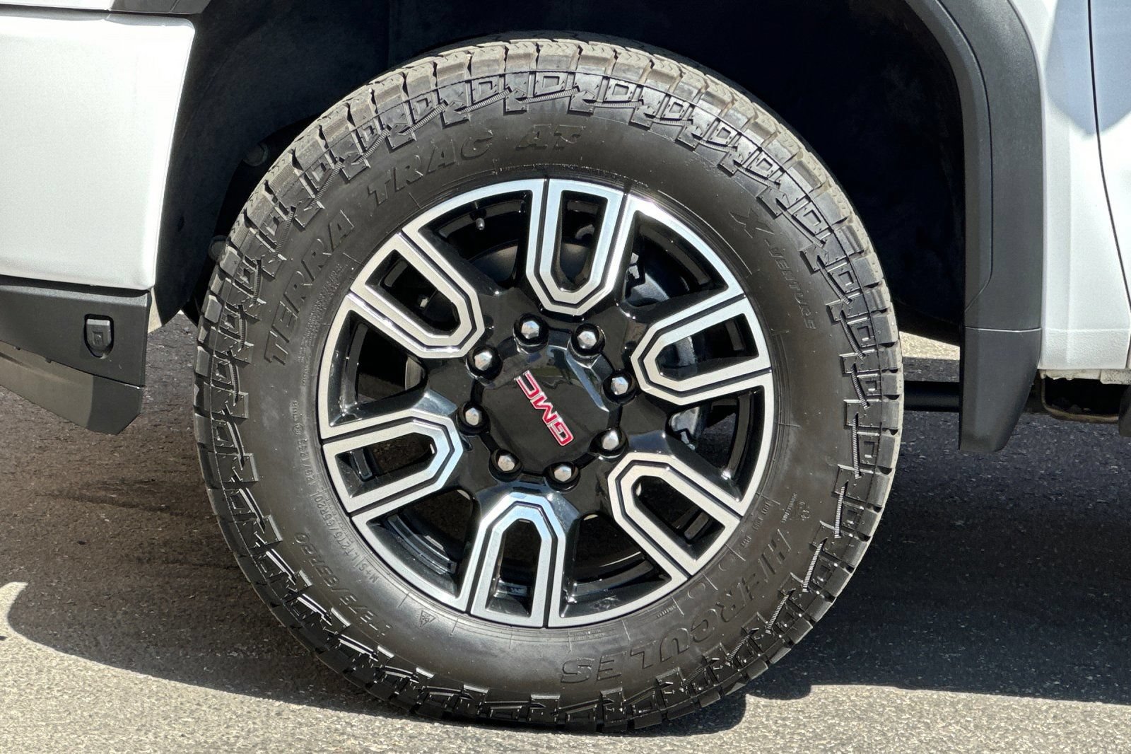 Certified 2022 GMC Sierra 2500 AT4 w/ AT4 Preferred Package AWD/4WD image 26