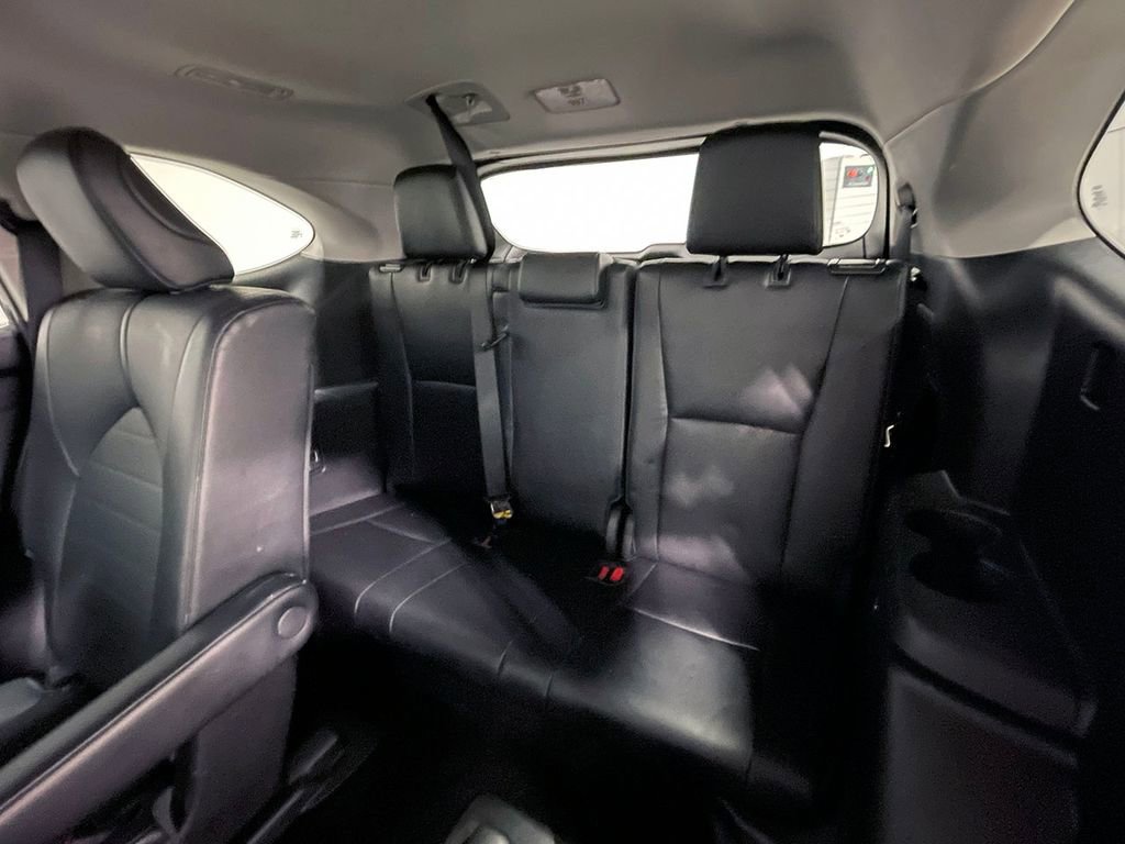 Used 2021 Toyota Highlander XLE image 19