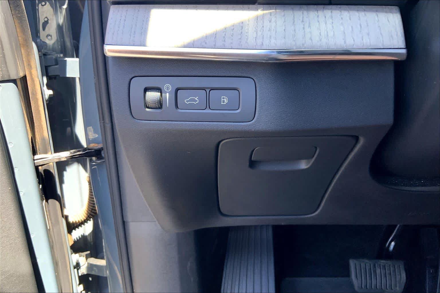 Used 2021 Volvo XC90 T8 Inscription w/ Lounge Package AWD/4WD image 34