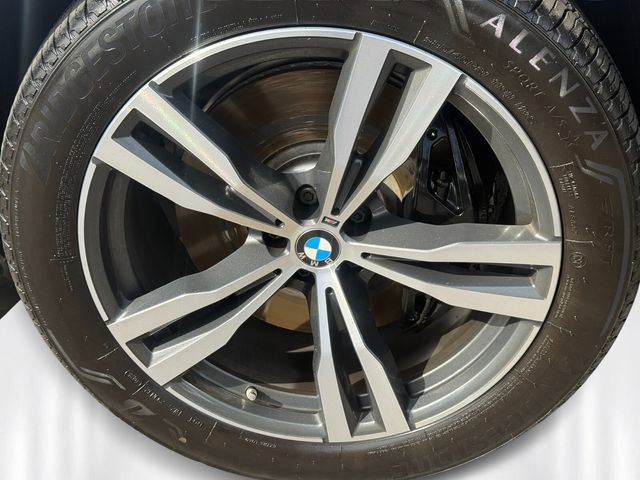 Used 2025 BMW X7 xDrive40i w/ M Sport Package AWD/4WD image 9