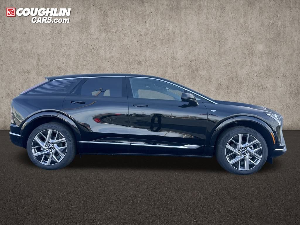 New 2026 Cadillac Optiq Luxury 1 image 3