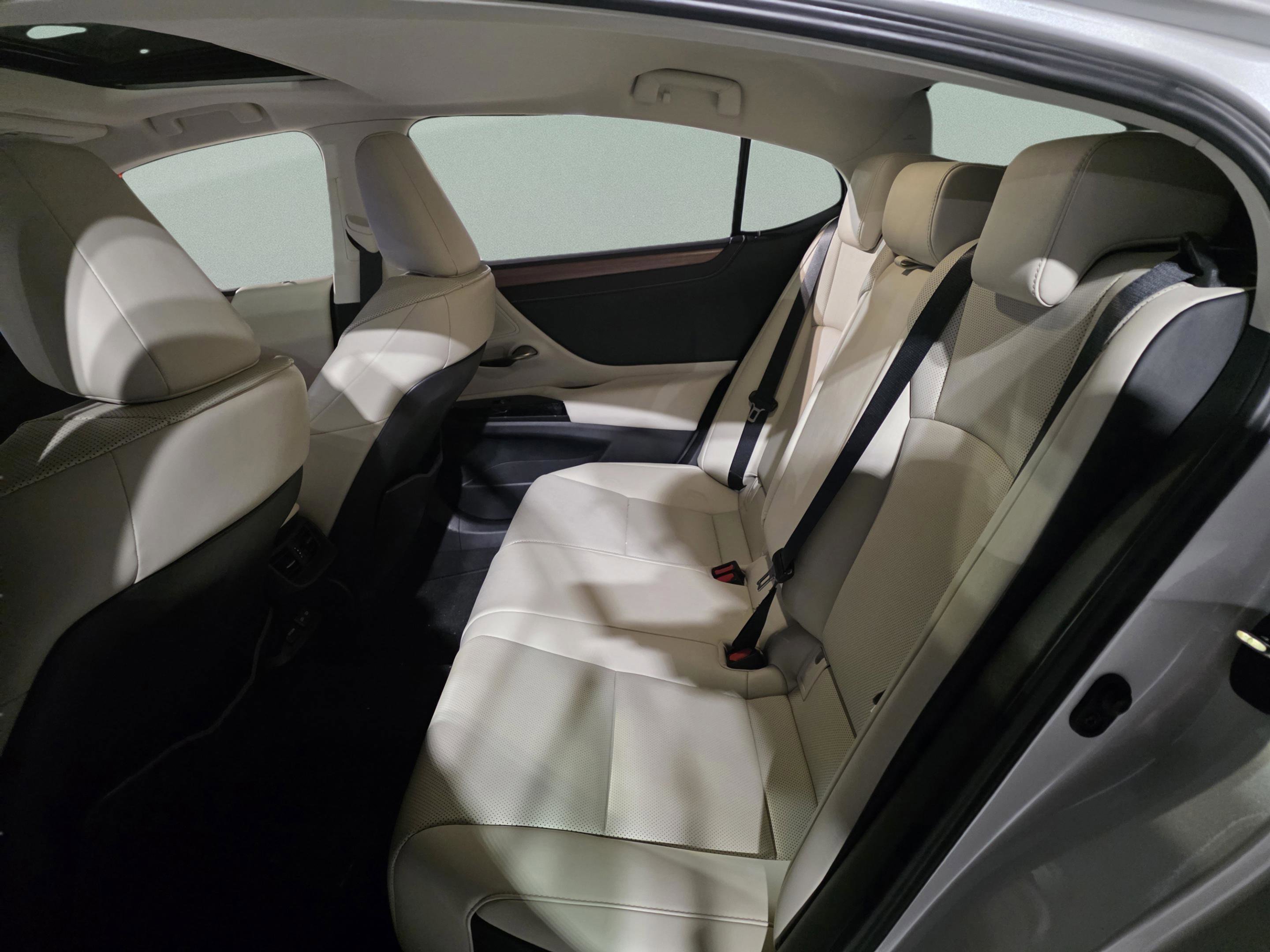 Used 2023 Lexus ES 350 w/ Premium Package image 18