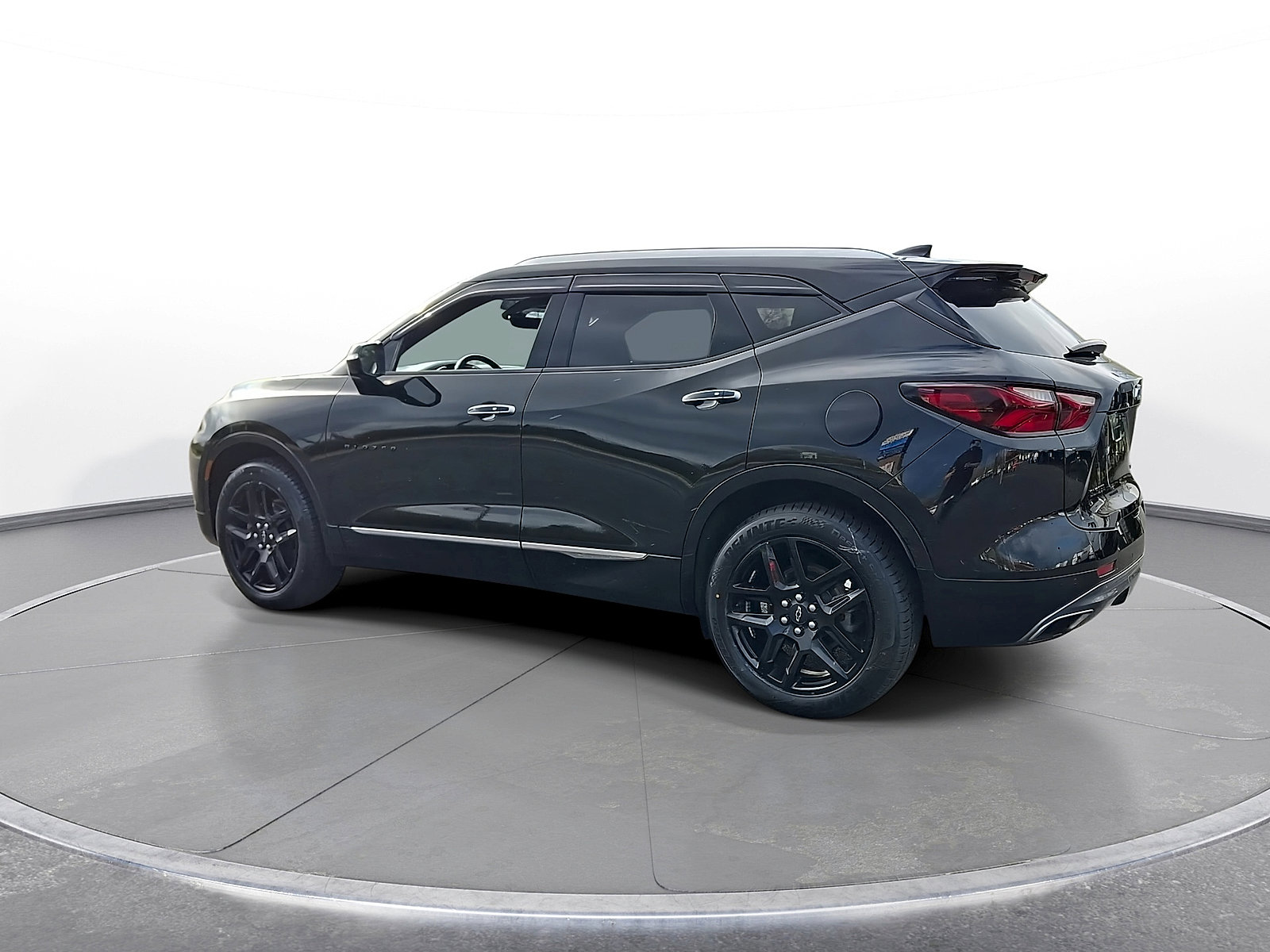 Used 2019 Chevrolet Blazer Premier w/ Driver Confidence II Package FWD image 6