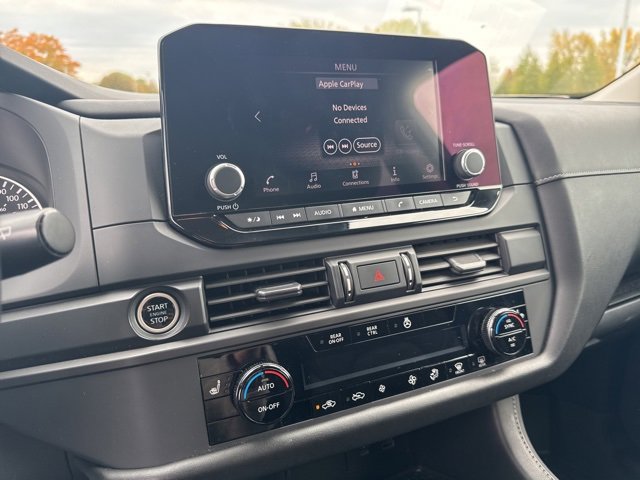 Used 2023 Nissan Pathfinder S image 15