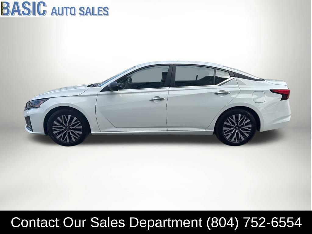 Used 2025 Nissan Altima 2.5 SV image 1