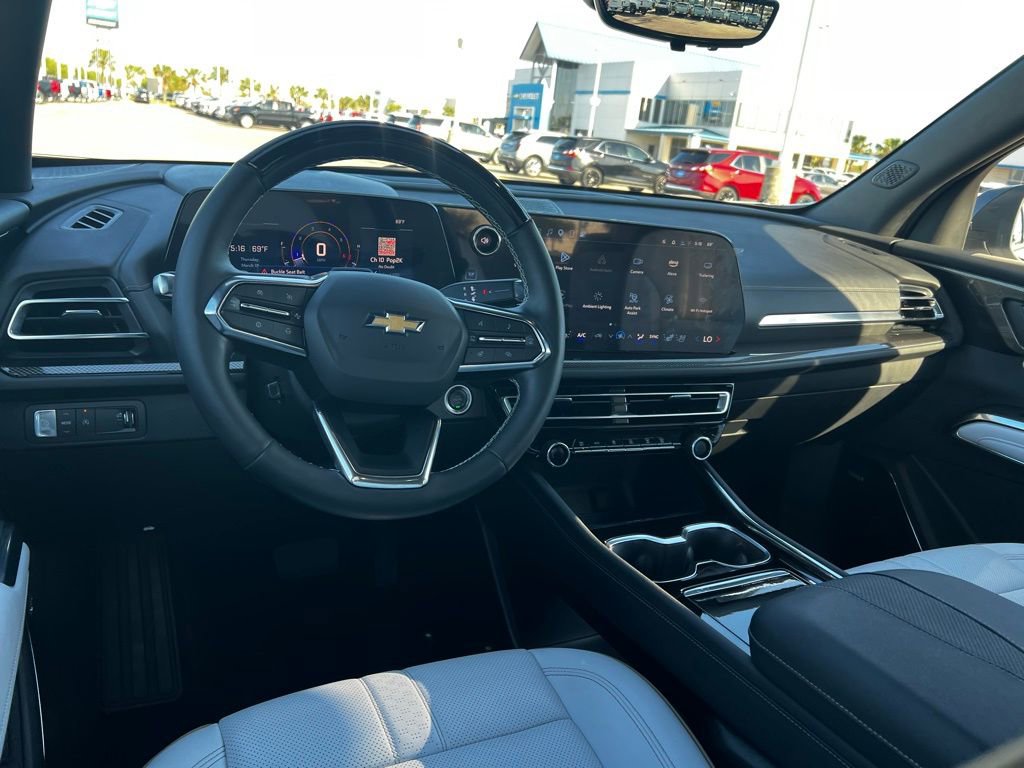 Used 2025 Chevrolet Traverse High Country image 61
