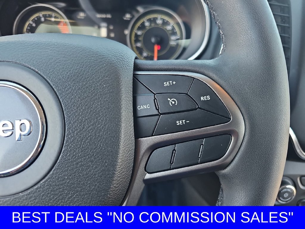 Used 2021 Jeep Cherokee Latitude Lux w/ Comfort/Convenience Group AWD/4WD image 18