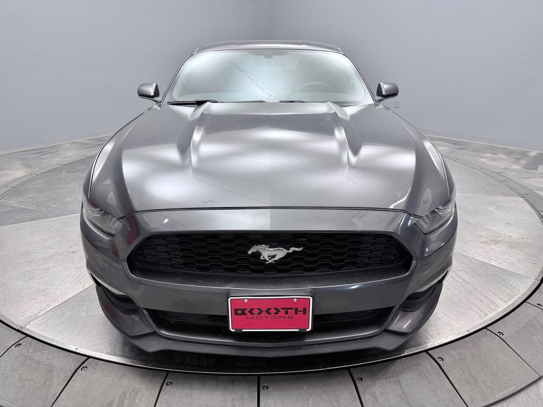 Used 2017 Ford Mustang Coupe RWD image 2