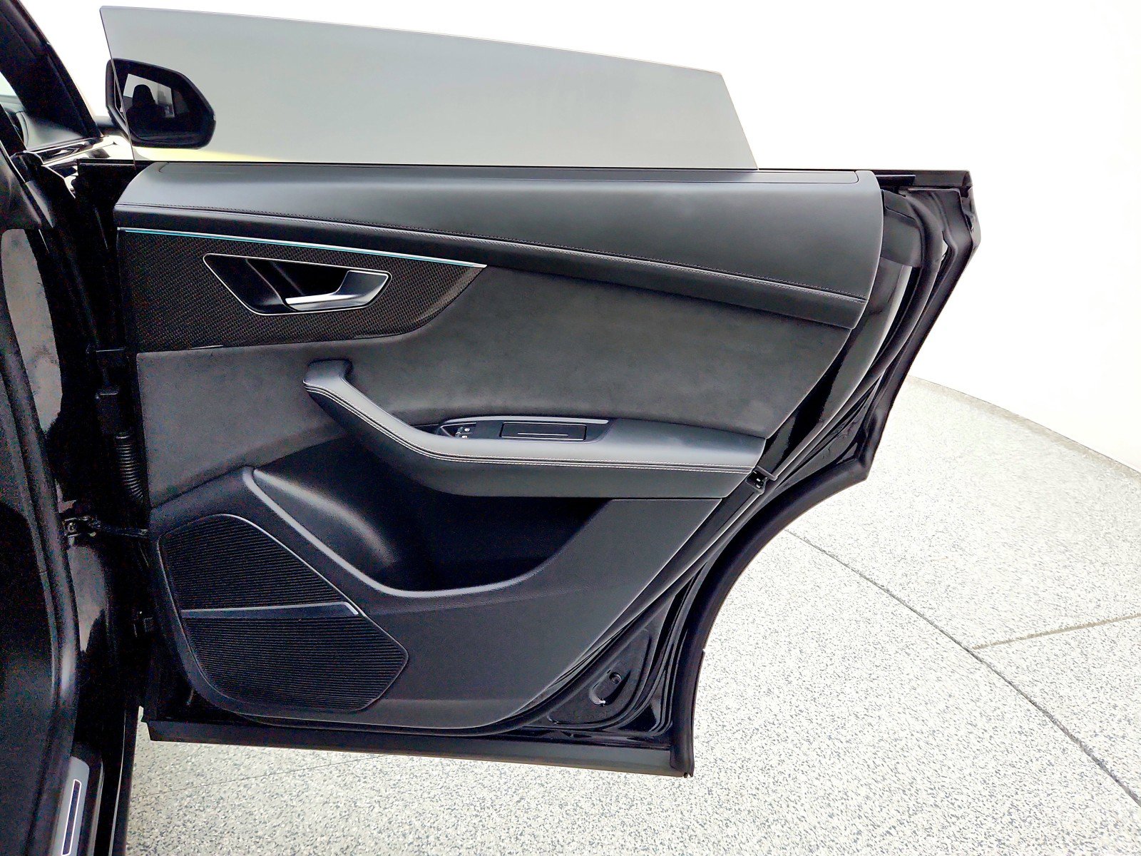 Used 2023 Audi SQ8 Prestige image 28