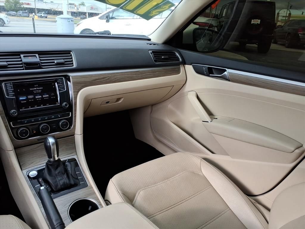 Used 2018 Volkswagen Passat 2.0T SE FWD image 13