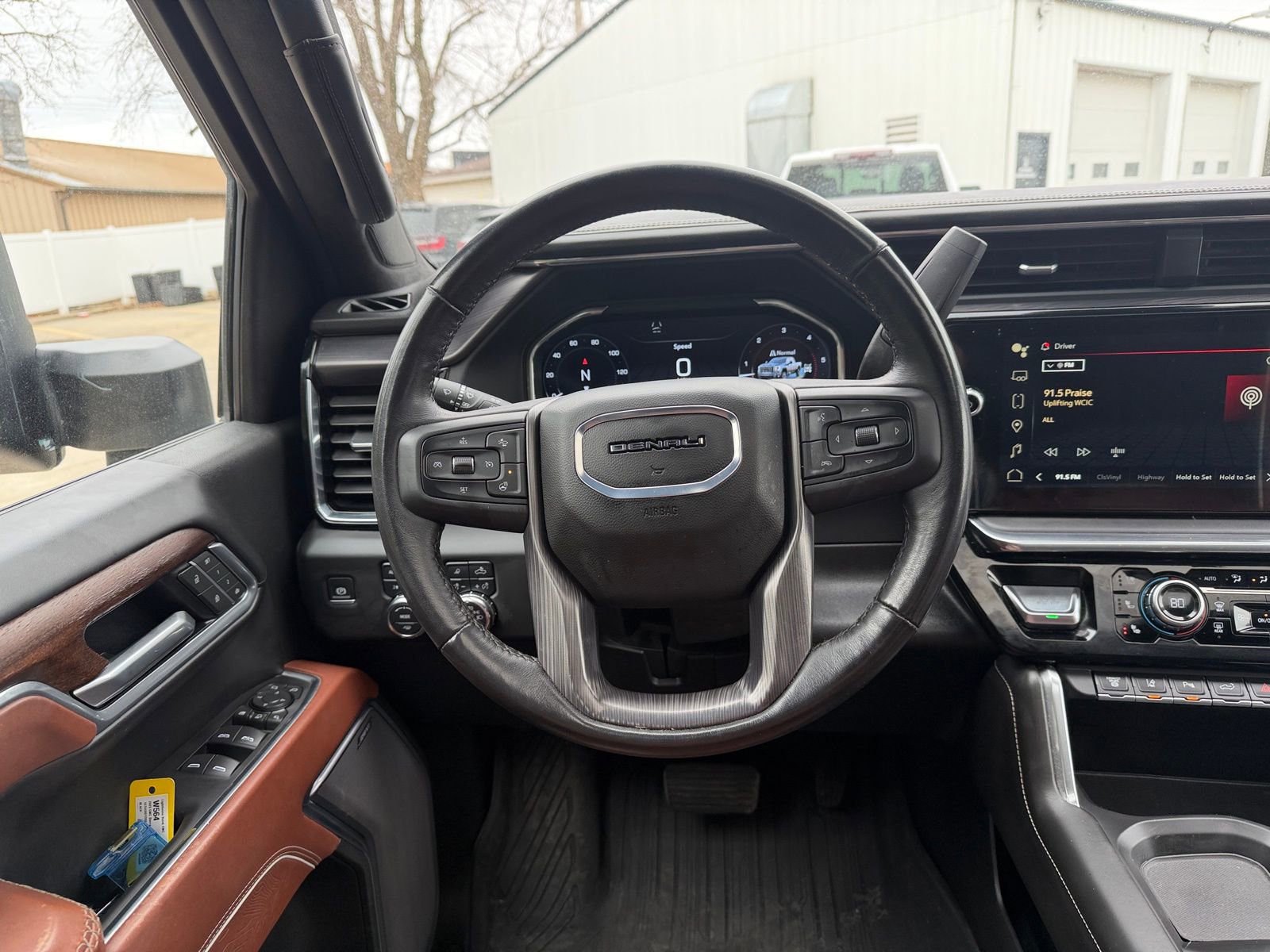 Used 2025 GMC Sierra 2500 Denali Ultimate image 13