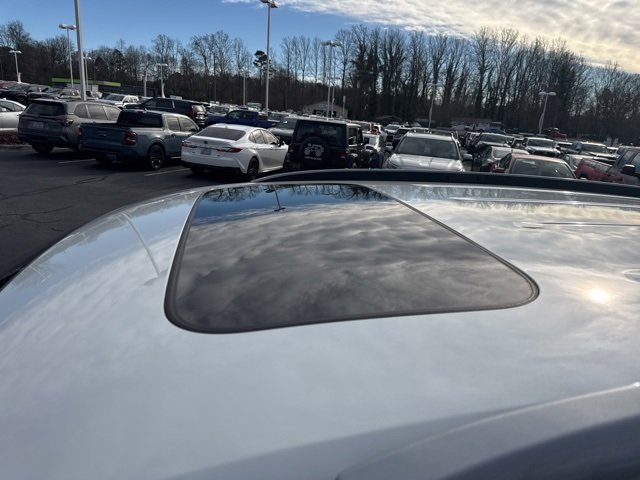 Used 2022 Honda Pilot Touring image 8