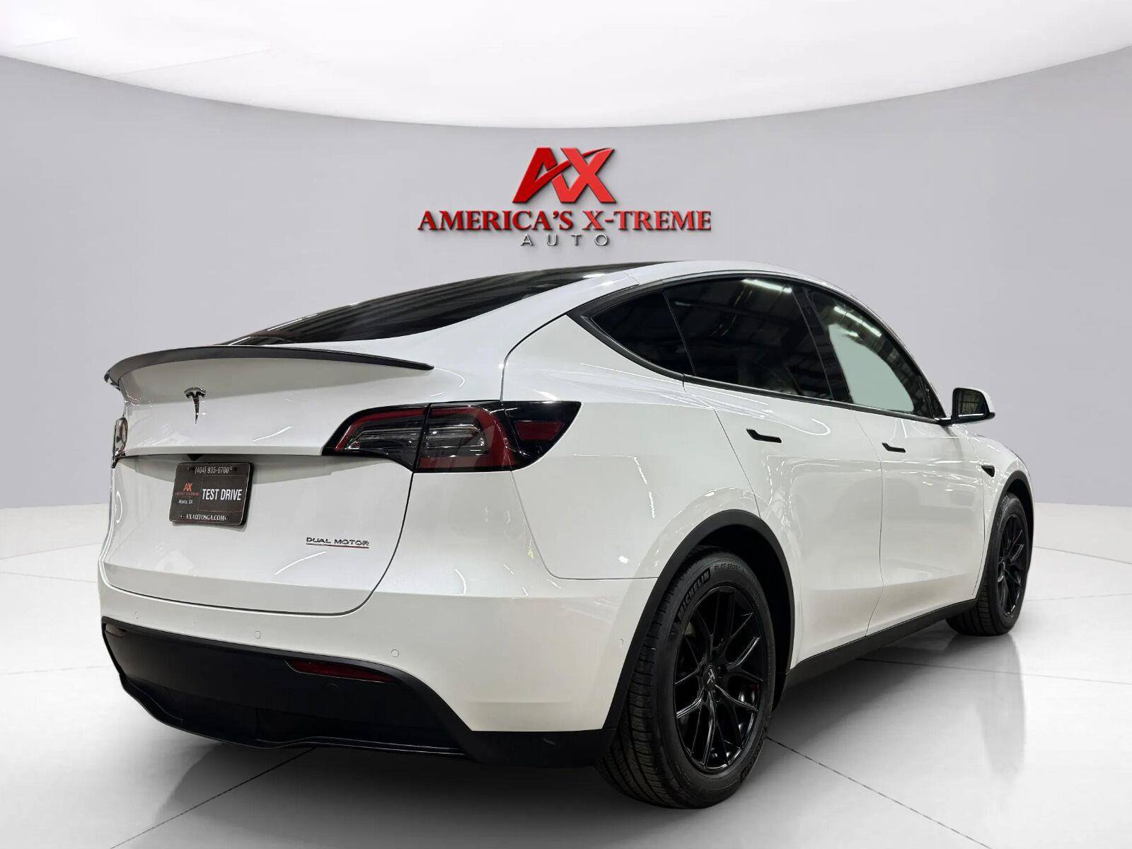 Used 2022 Tesla Model Y Performance AWD/4WD image 7