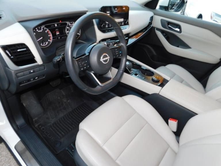 Used 2023 Nissan Rogue SL w/ SL Premium Package image 15