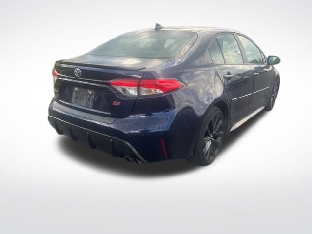 Used 2023 Toyota Corolla SE w/ SE Premium Package image 5