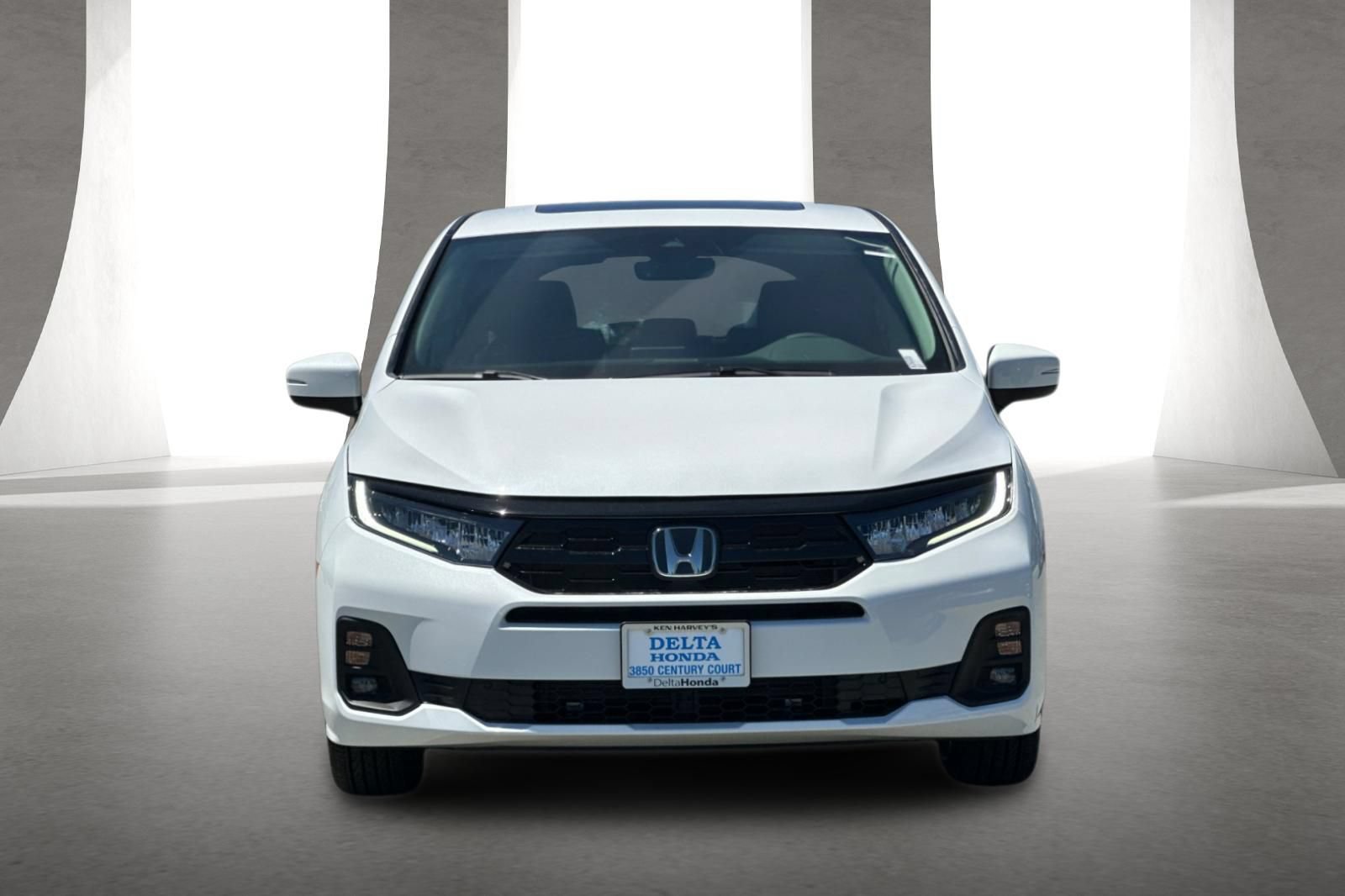 New 2026 Honda Odyssey Touring image 9