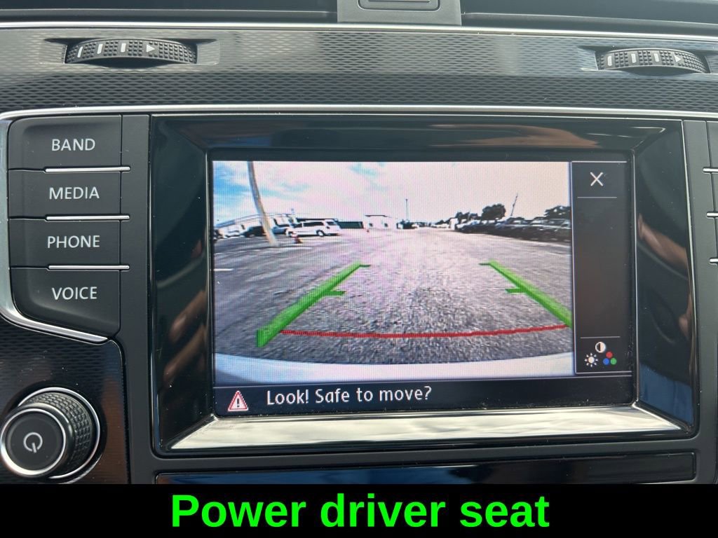 Used 2015 Volkswagen Golf 4-Door image 15