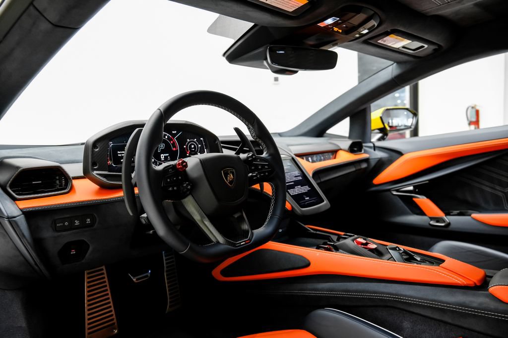 Used 2025 Lamborghini Revuelto AWD/4WD image 73