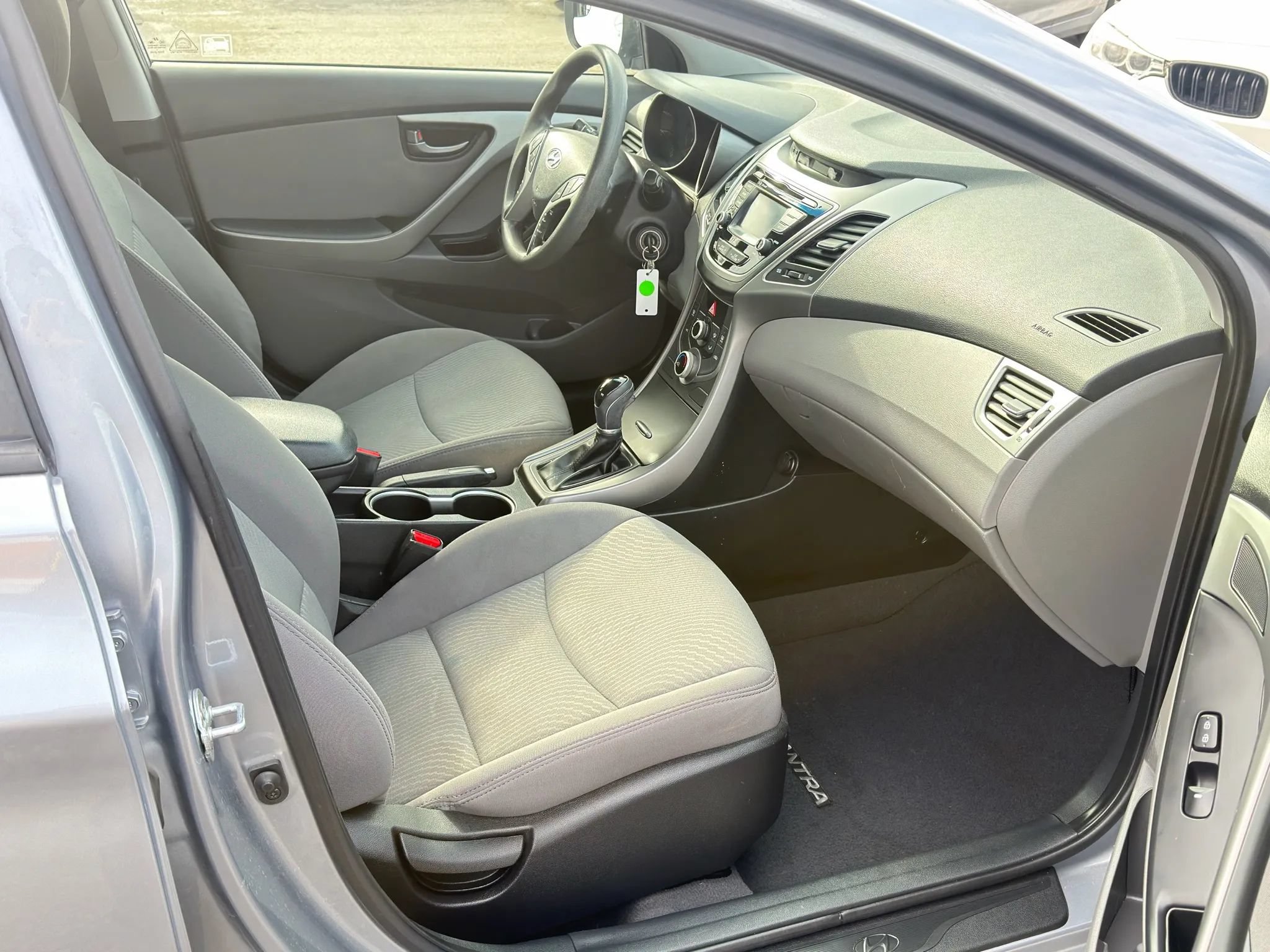 Used 2015 Hyundai Elantra SE w/ Option Group 02 FWD image 10