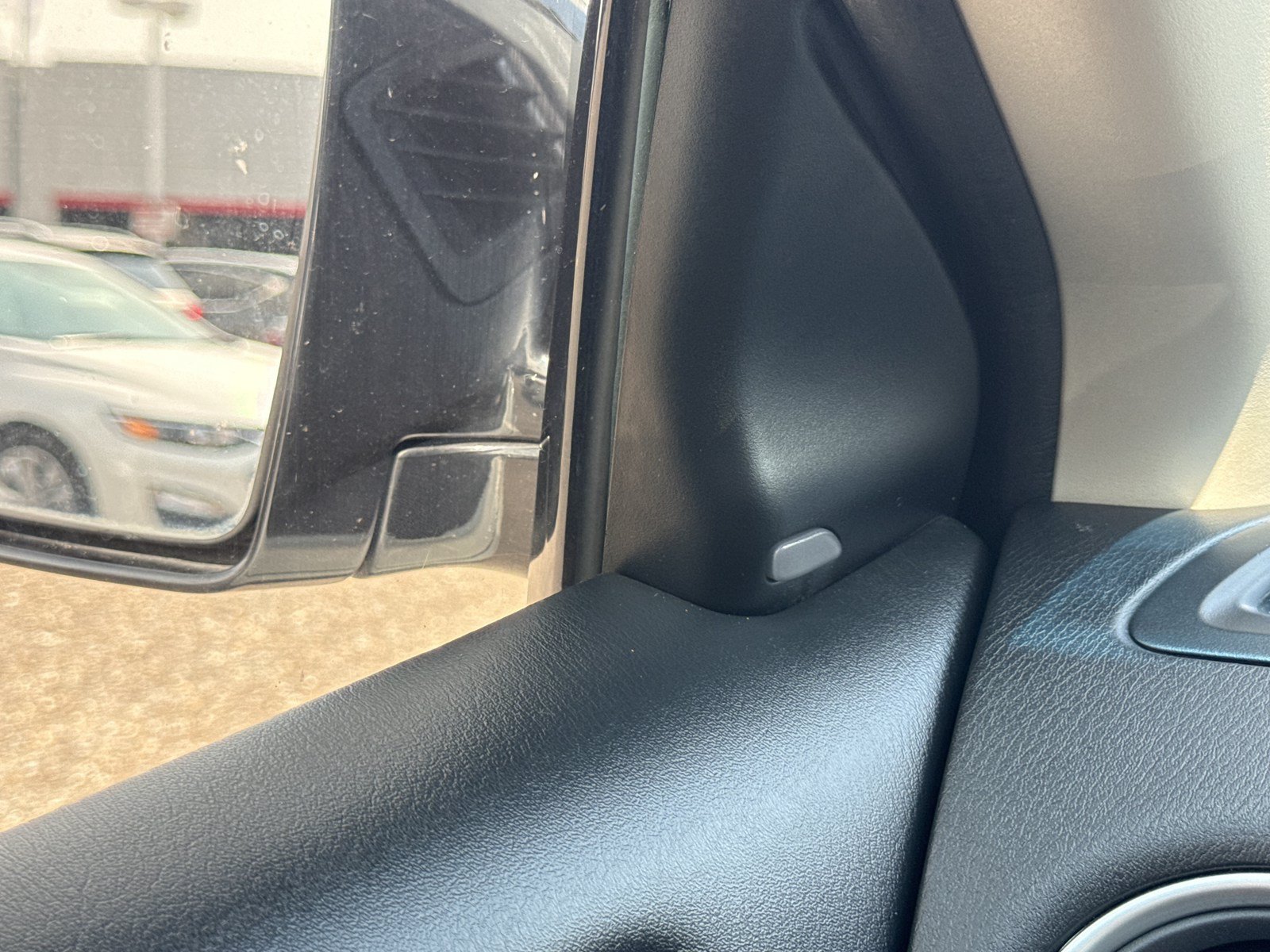 Used 2015 Nissan Pathfinder Platinum FWD image 21