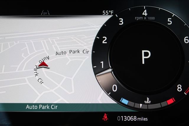 Used 2025 Land Rover Range Rover SE image 18