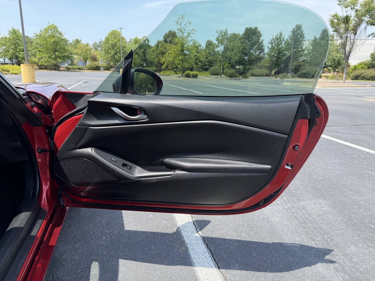 Used 2020 MAZDA MX-5 Miata Sport RWD image 16