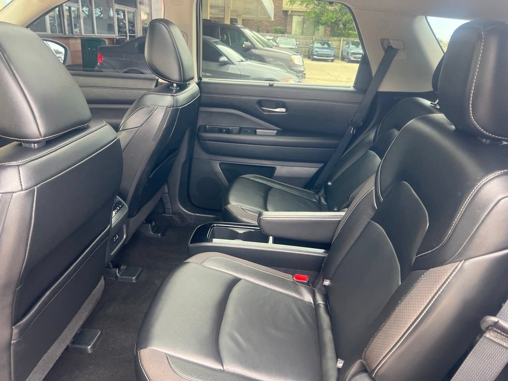 Certified 2024 Nissan Pathfinder SL w/ SL Premium Package AWD/4WD image 9