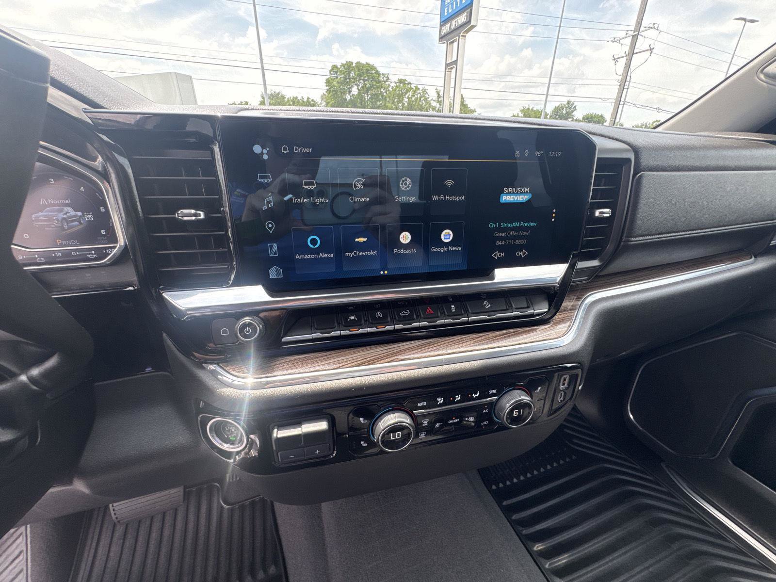 Used 2023 Chevrolet Silverado 1500 LT w/ Z71 Off-Road Package AWD/4WD image 23
