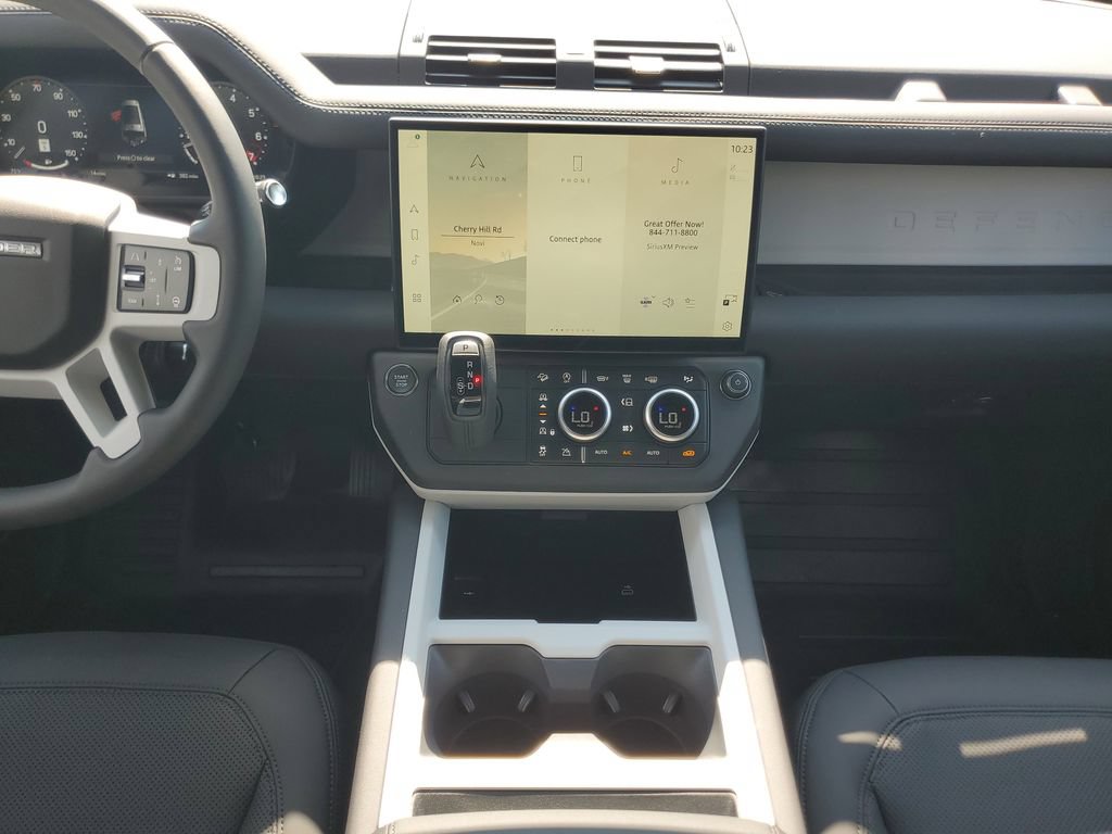 Used 2026 Land Rover Defender 130 X-Dynamic SE AWD/4WD image 30