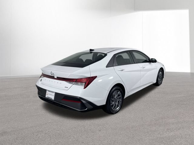 New 2026 Hyundai Elantra Hybrid FWD image 12