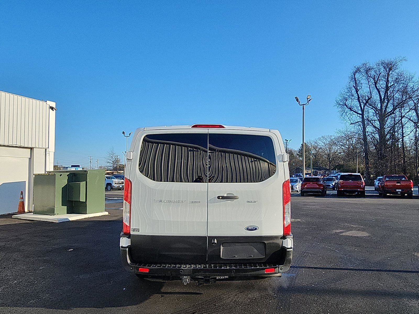 Used 2022 Ford Transit 350 XLT RWD image 4