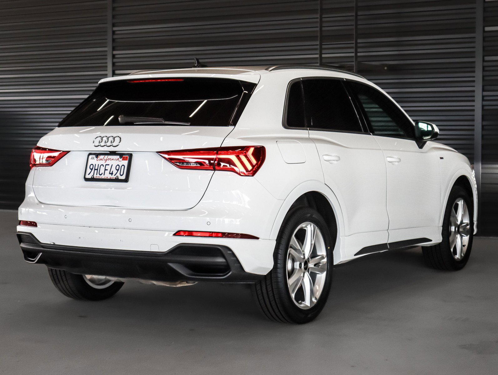 Used 2023 Audi Q3 2.0T Premium w/ Convenience Package AWD/4WD image 16