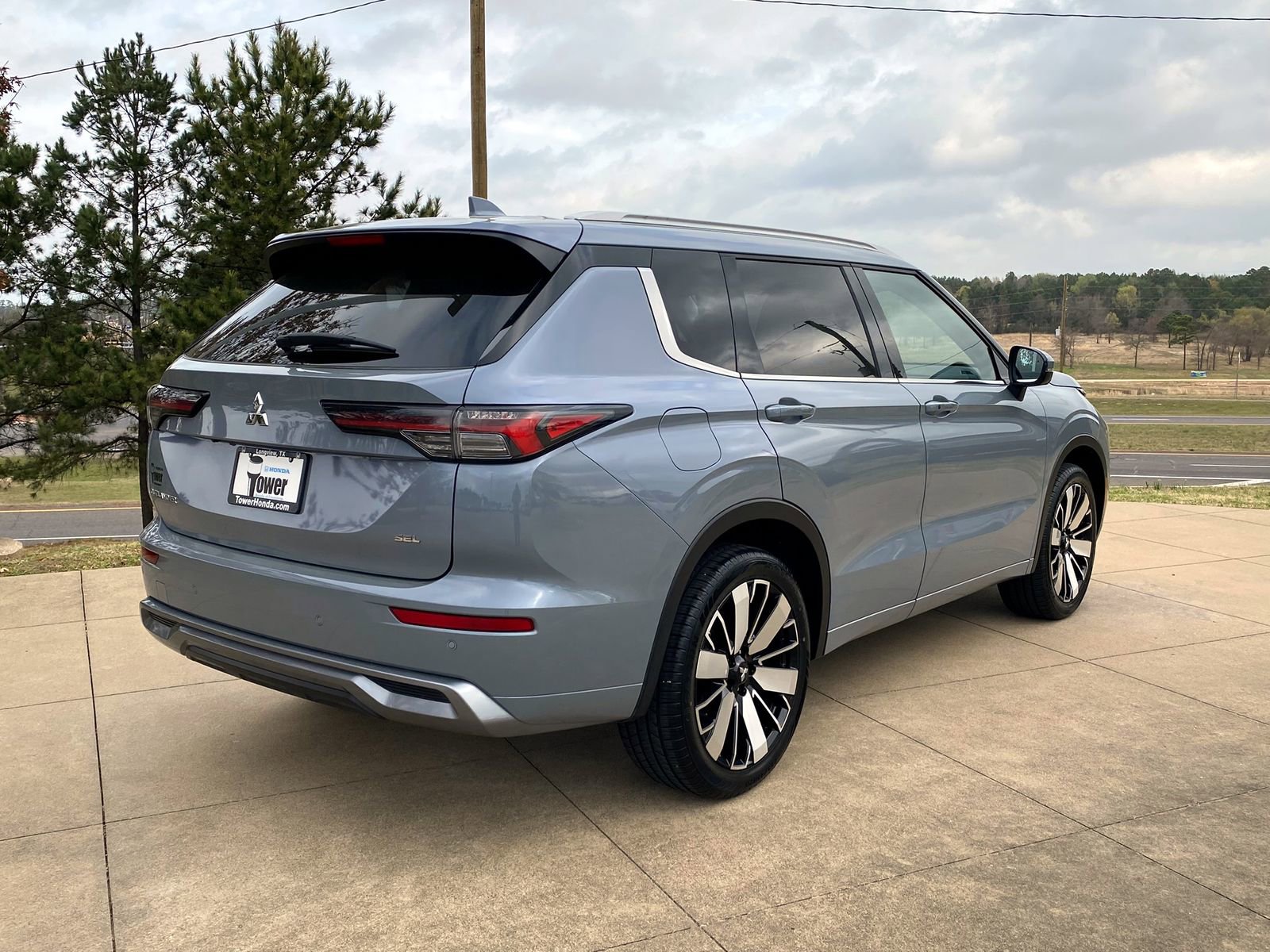 Used 2025 Mitsubishi Outlander SEL image 6