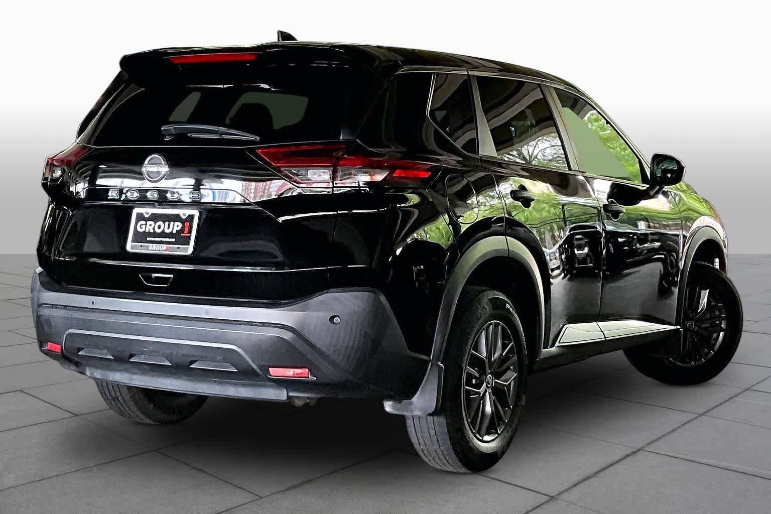 Used 2021 Nissan Rogue S FWD image 12