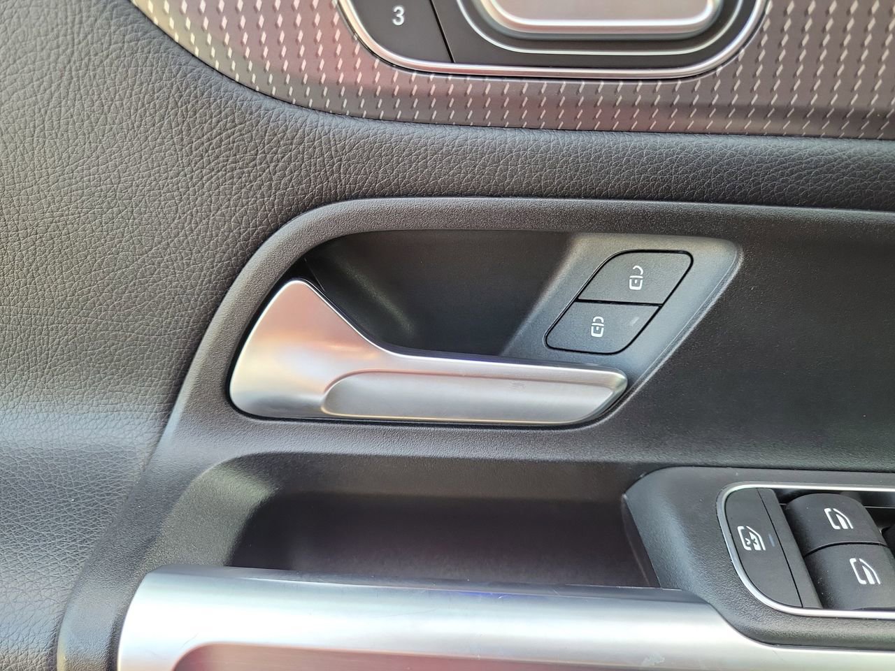 Certified 2023 Mercedes-Benz GLB 250 image 25
