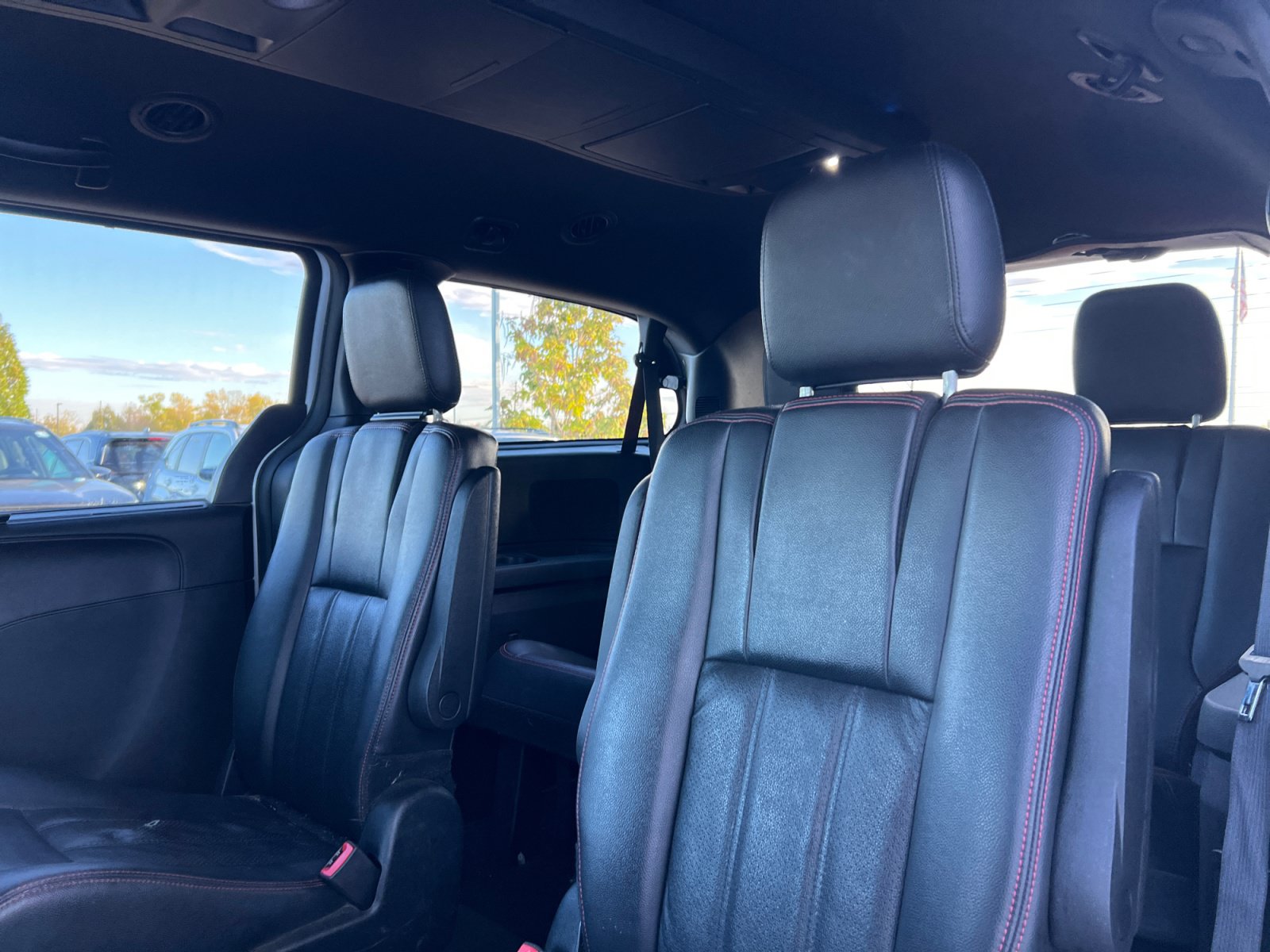 Used 2018 Dodge Grand Caravan GT FWD image 16