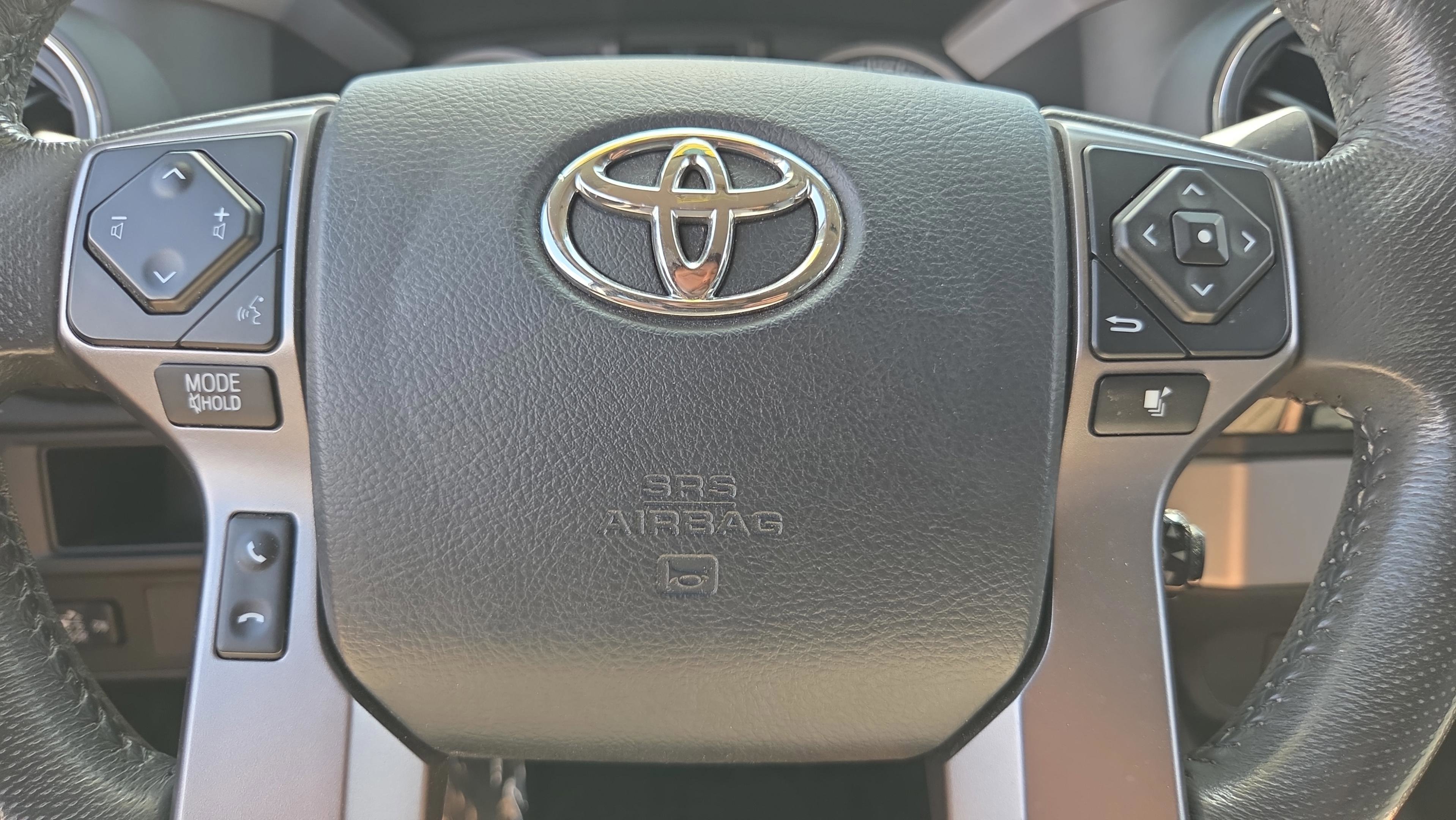 Used 2017 Toyota Tacoma SR5 w/ Tow Package RWD image 26