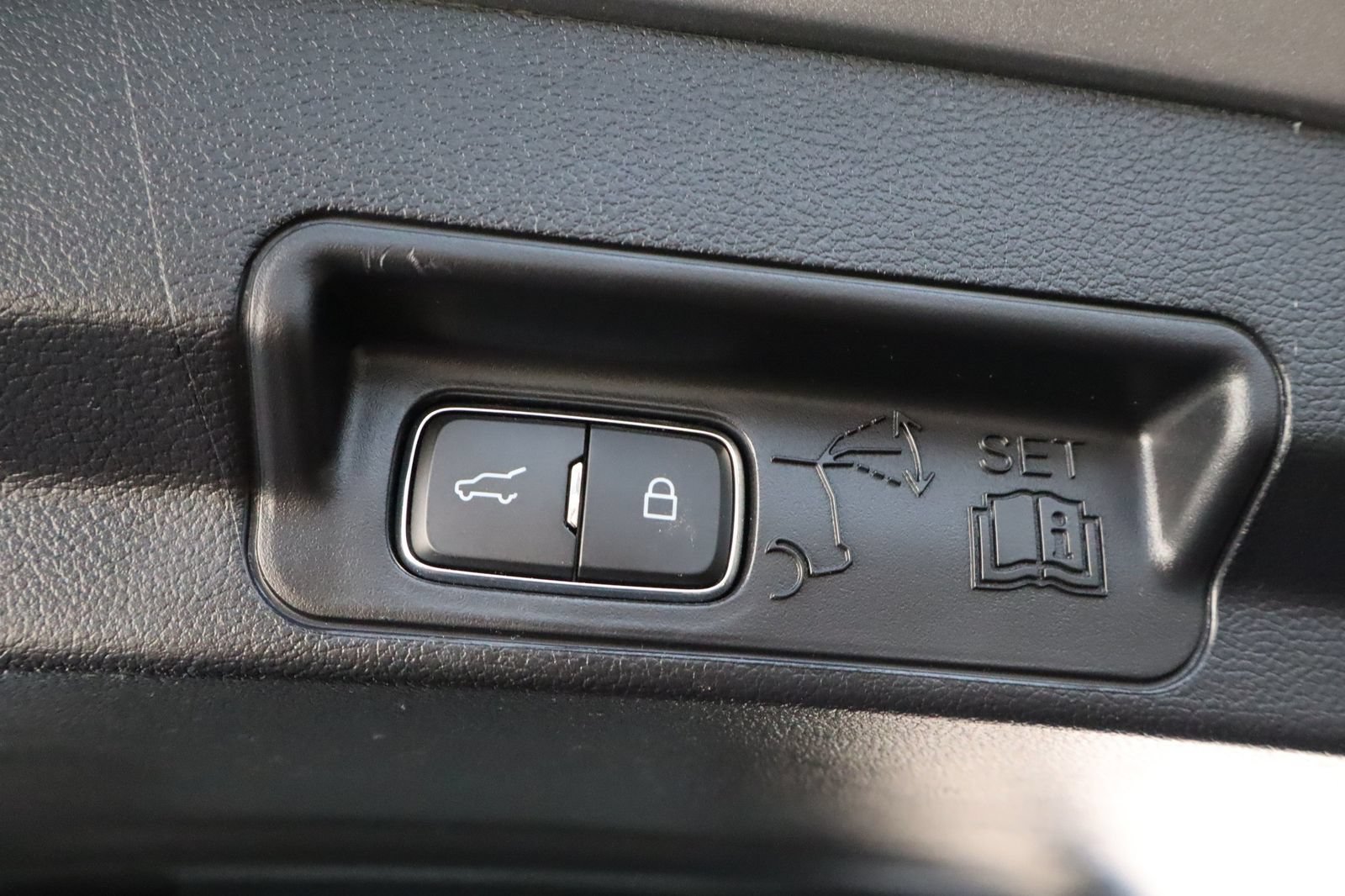 Used 2018 Jeep Wrangler Unlimited Sport AWD/4WD image 39