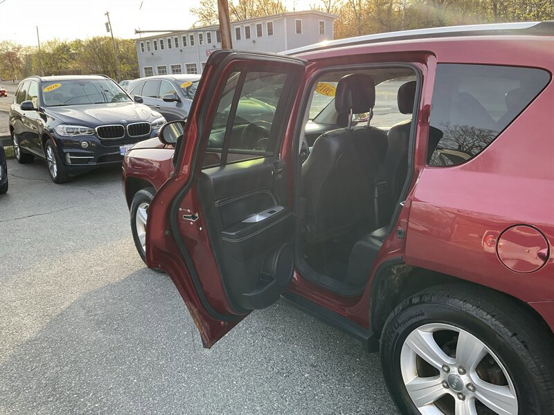 Used 2015 Jeep Compass High Altitude AWD/4WD image 13